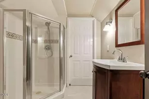 401 Peachtree Point Ct, Cary, NC 27513 - Photo 43