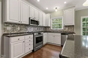 401 Peachtree Point Ct, Cary, NC 27513 - Photo 17