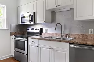 1513 E Franklin St, Chapel Hill, NC 27514 - Photo 3