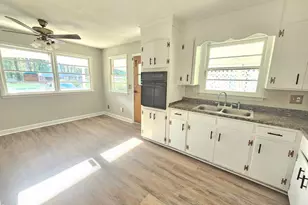 408 Oak St, Smithfield, NC 27577 - Photo 9