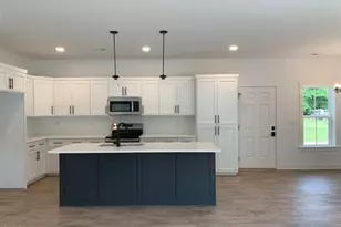 602 Wondertown Dr, Erwin, NC 28339 - Photo 5