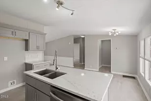 105 Stone Glen Pl, Pikeville, NC 27863 - Photo 3