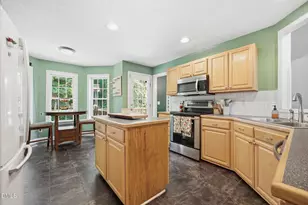 2002 Crooked Creek Rd, Greenville, NC 27858 - Photo 9