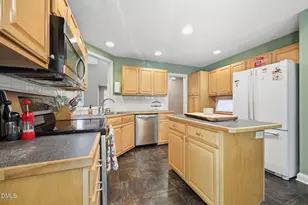 2002 Crooked Creek Rd, Greenville, NC 27858 - Photo 11