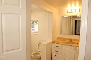 122 E Horton St, Zebulon, NC 27597 - Photo 15