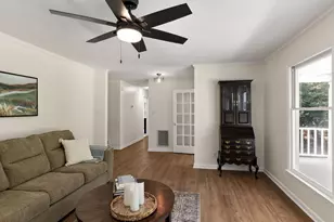 303 Hubert Herndon Rd, Chapel Hill, NC 27516 - Photo 5