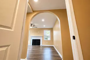 1018 E 9th St, Lumberton, NC 28358 - Photo 9