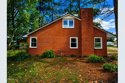 1018 E 9th Street, Lumberton, NC 28358 - Photo 3