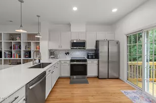 302 Linden Park Ln, Cary, NC 27519 - Photo 13