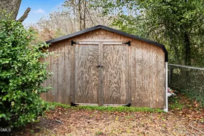 423 E Edinborough Avenue, Raeford, NC 28376 - Photo 29