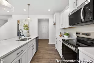 104 Benson Vlg Dr, Benson, NC 27504 - Photo 5