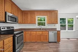 401 Holly Berry Ln, Holly Springs, NC 27540 - Photo 17