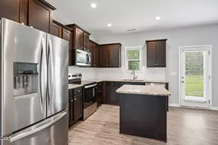 218 Day Lily St, Selma, NC 27576 - Photo 5