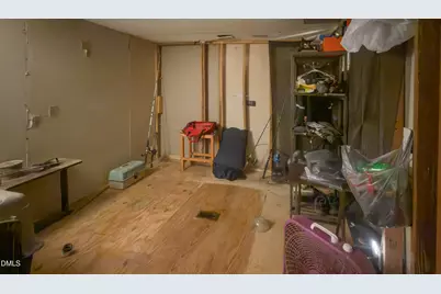 8800 Spring Meadow Drive, Hickory, NC 28601 - Photo 23