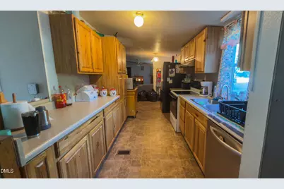 8800 Spring Meadow Drive, Hickory, NC 28601 - Photo 7