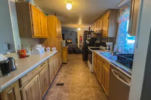 8800 Spring Meadow Dr, Hickory, NC 28601 - Photo 7