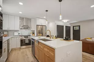 6033 North Hills Dr, Raleigh, NC 27609 - Photo 19