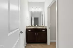 912 Village View Ln, Cary, NC 27519 - Photo 31