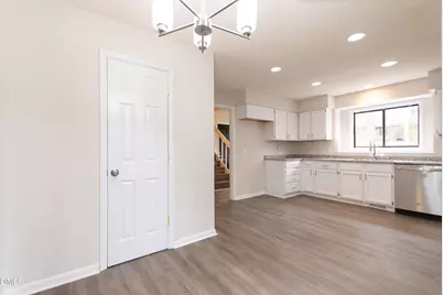 6001 Applewood Lane, Raleigh, NC 27609 - Photo 7
