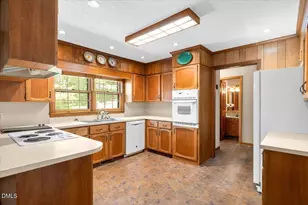 200 Edgewater Dr, Broadway, NC 27505 - Photo 15