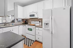 7861 Spungold St, Raleigh, NC 27617 - Photo 9