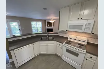433 Holly Thorn Trace, Holly Springs, NC 27540 - Photo 9