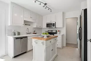 8013 Tobin Pl, Raleigh, NC 27612 - Photo 7