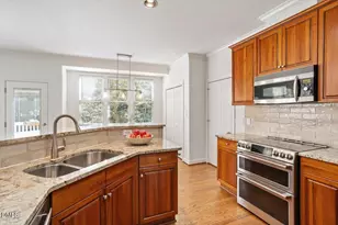 403 Cranborne Ln, Cary, NC 27519 - Photo 9