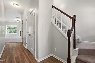 121 Cypress Hill Ln, Holly Springs, NC 27540 - Photo 9
