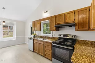 5613 Oldtowne Rd, Raleigh, NC 27612 - Photo 11