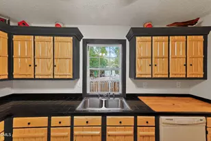 109 Snowden St, Princeville, NC 27886 - Photo 7