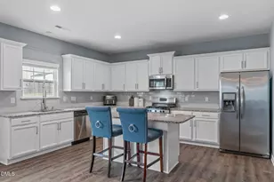 1017 Milkweed Ct, Zebulon, NC 27597 - Photo 3