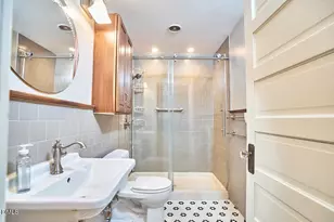 2125 Chapel Hill Rd, Durham, NC 27707 - Photo 15