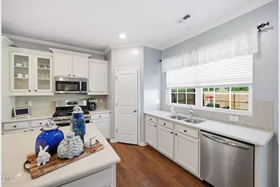 636 Hiddenbrook Drive, Durham, NC 27703 - Photo 5
