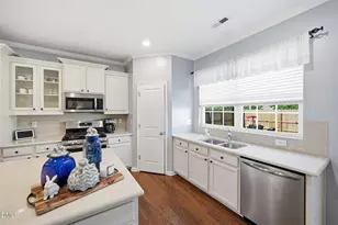 636 Hiddenbrook Dr, Durham, NC 27703 - Photo 5