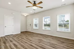 949 Robbie Jackson Ln, Fuquay-Varina, NC 27526 - Photo 9