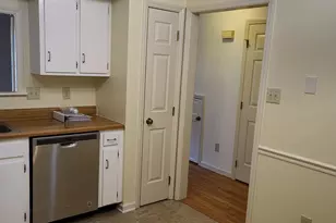 6416 Meadow View Dr, Raleigh, NC 27609 - Photo 7