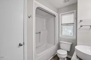 105 Marbury Ct, Cary, NC 27513 - Photo 19