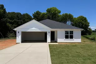 11 Baxley Dr, Dunn, NC 28334 - Photo 1