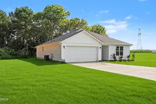 11 Baxley Dr, Dunn, NC 28334 - Photo 3