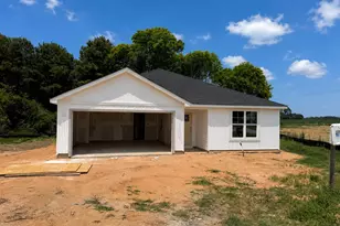 11 Baxley Dr, Dunn, NC 28334 - Photo 1