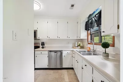 118 Clancy Circle, Cary, NC 27511 - Photo 7