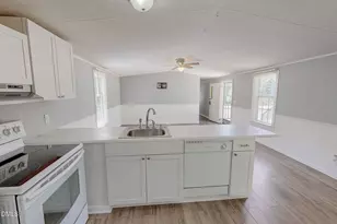32 Everett Ave, Roxboro, NC 27574 - Photo 9