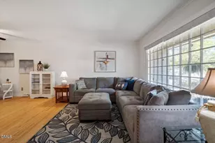 5520 Newberry Dr, Raleigh, NC 27609 - Photo 7
