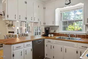 5520 Newberry Dr, Raleigh, NC 27609 - Photo 17