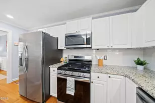 725 Bahama Ct, Holly Springs, NC 27540 - Photo 7