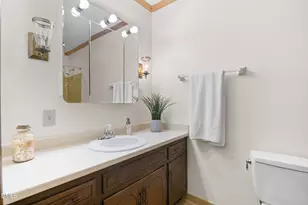 1113 Ashford Ln, Cary, NC 27511 - Photo 15