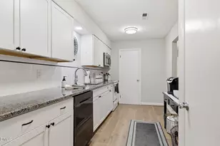 1008 Sandlin Pl, Raleigh, NC 27606 - Photo 9