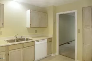 206 Cedarwood Ln, Carrboro, NC 27510 - Photo 5