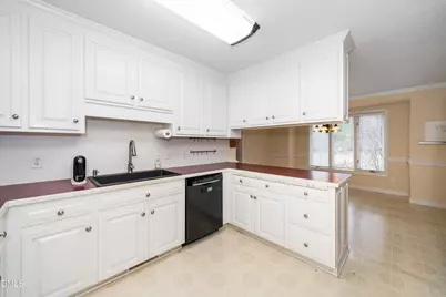609 W Academy Street, Fuquay-Varina, NC 27526 - Photo 9